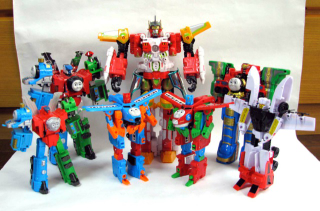Illustration for article titled These Transformers Might be Fake, But They're Still So Cool